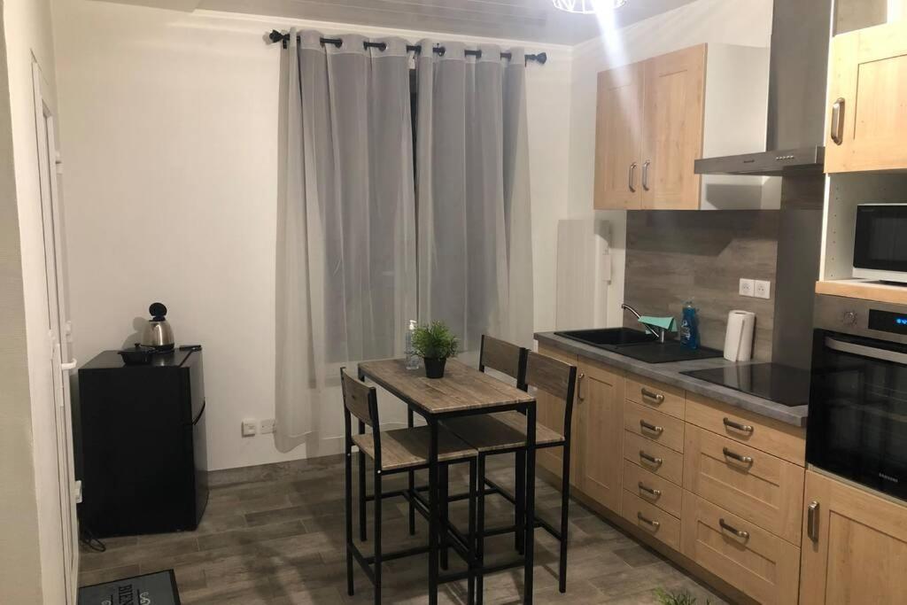 F2 Au Pied Du Chateau Et A 15Min De Center Parc La Ferte-Saint-Aubin Ngoại thất bức ảnh