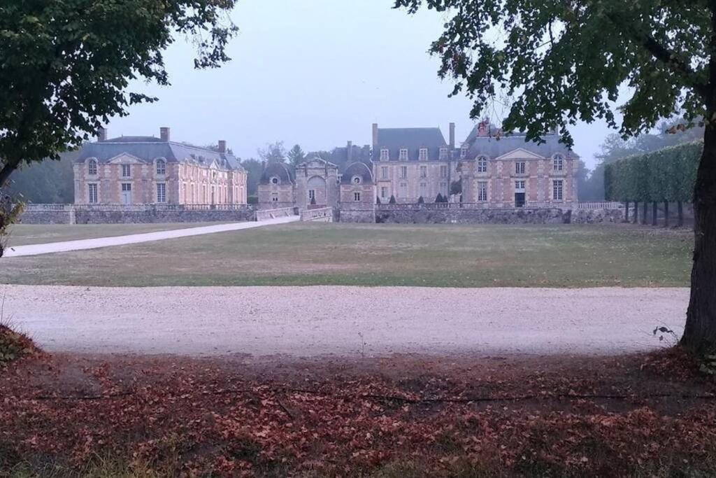 F2 Au Pied Du Chateau Et A 15Min De Center Parc La Ferte-Saint-Aubin Ngoại thất bức ảnh